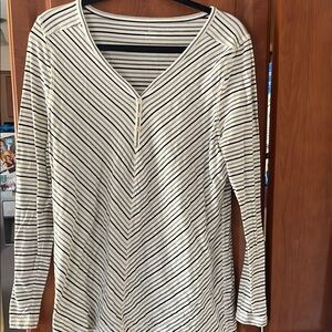 Striped V-Neck Long Sleeve Top